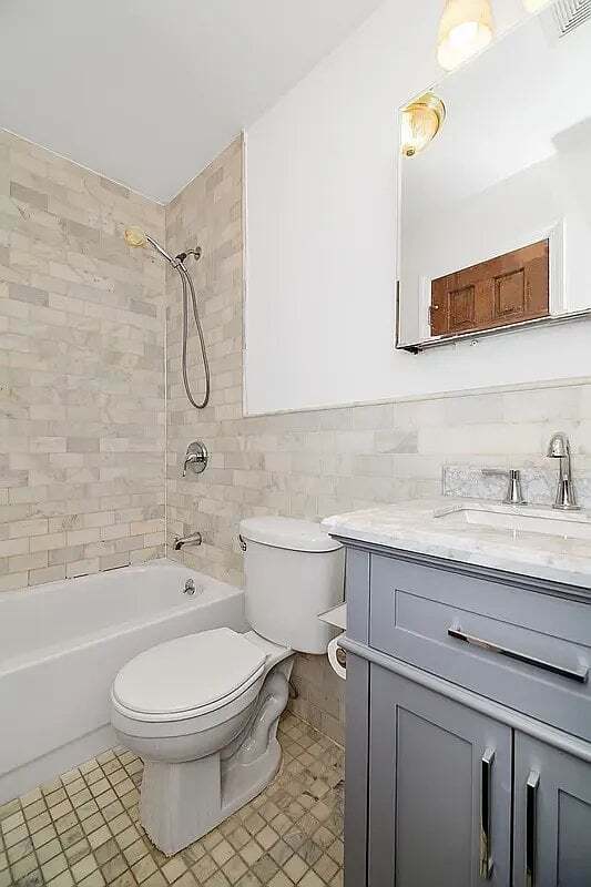 Photo - 130 Allen St Unit 4