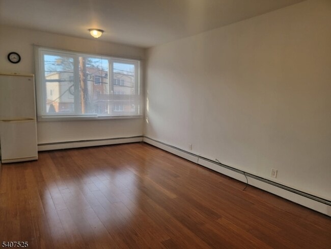 Photo - 24 E Price St