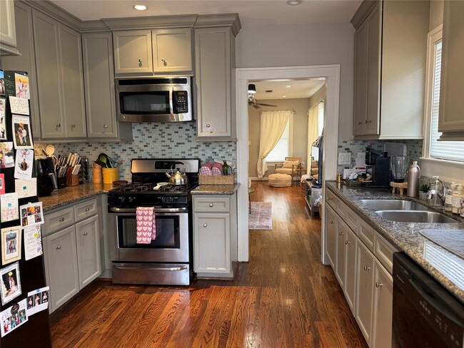 Photo - 307 E 28th St