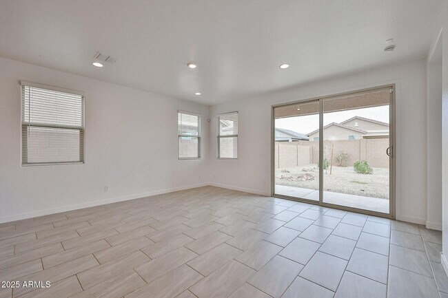 Photo - 16828 W Evergreen Rd