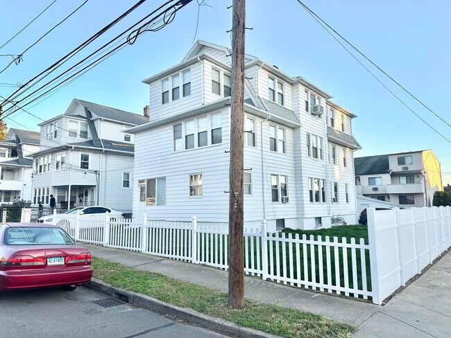 71 Tremont Ave Unidad 71 Tremont Avenue