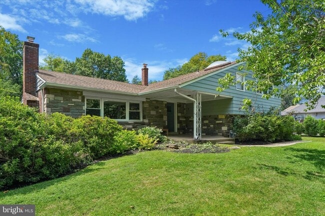 Photo - 1910 Stone Ridge Ln