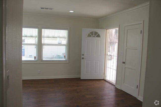 Building Photo - 11029 Hesby St Unit 1/2 Rental