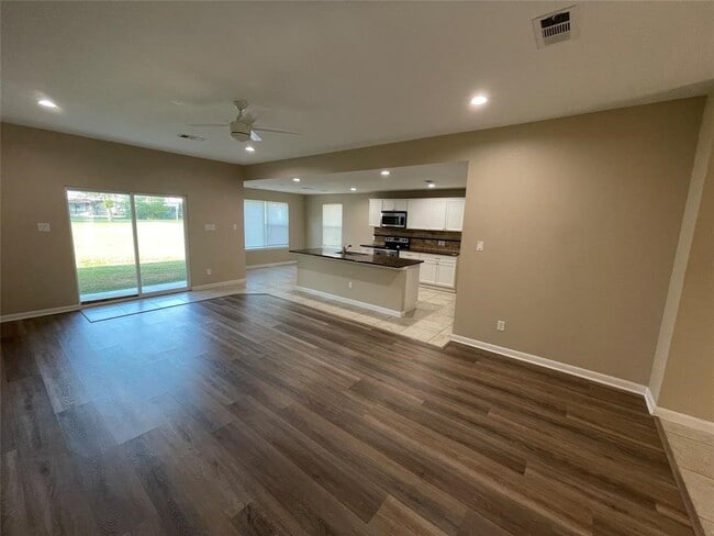 Photo - 604 W Willis St