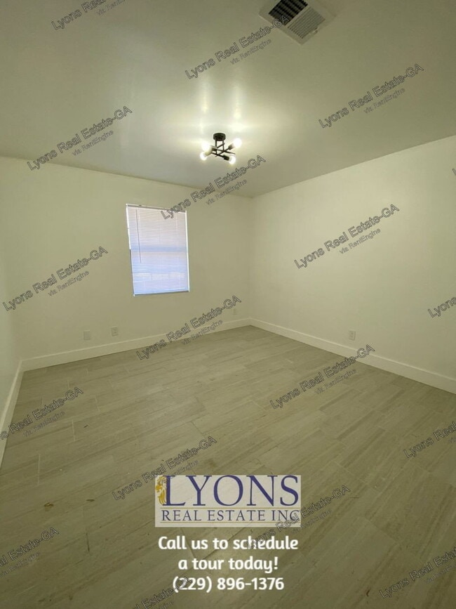 Photo - 1028 S Gordon Ave