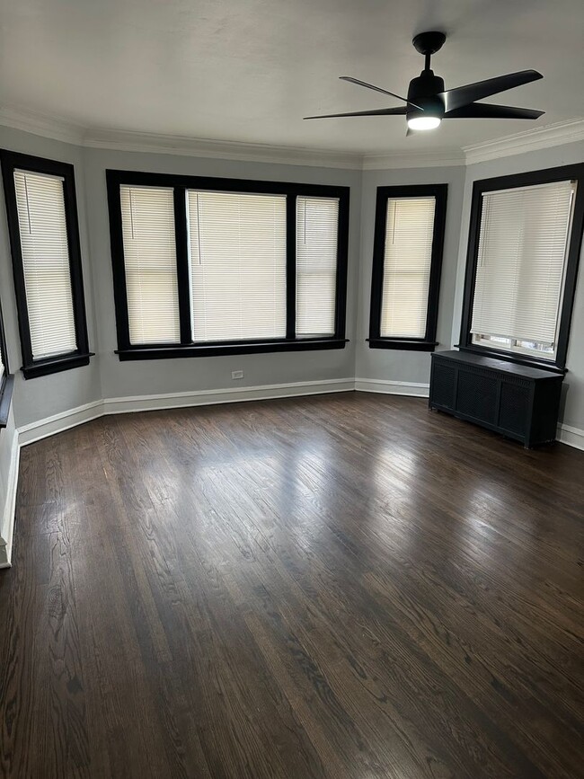 Building Photo - 8040 S Langley Ave Unit 8040-1