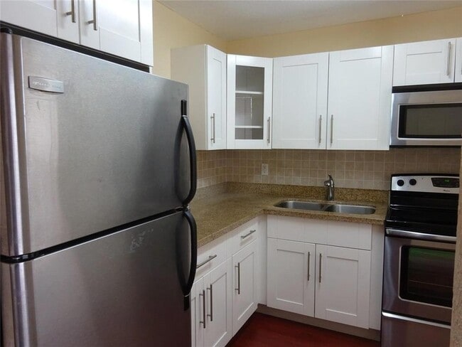 Photo - 6050 NW 64th Ave Unidad 307