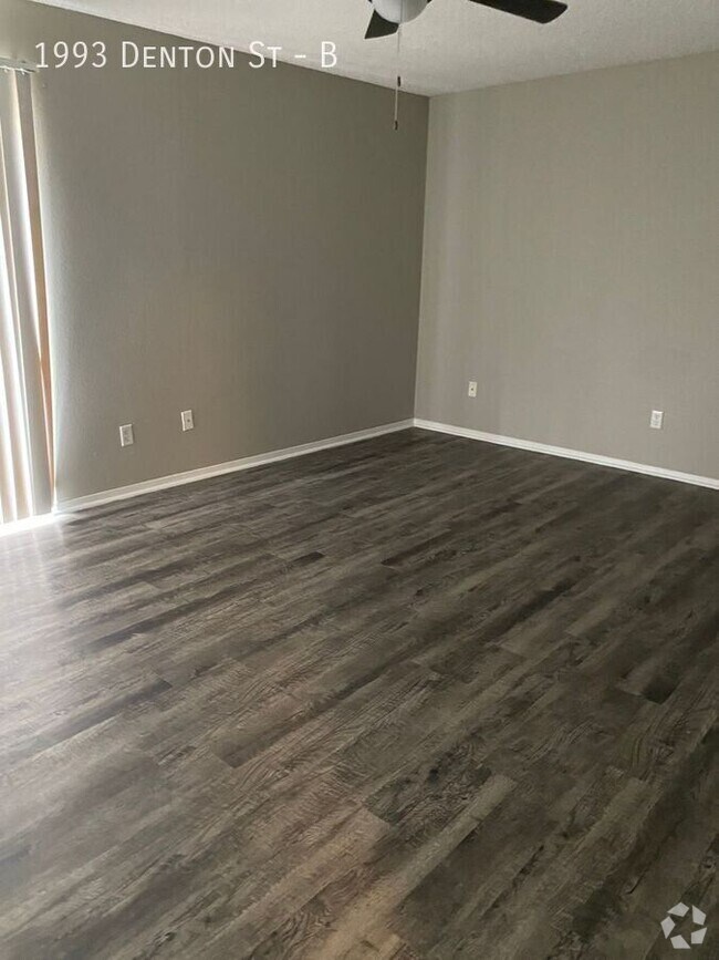 Building Photo - $500 moves you in Unit B Rental