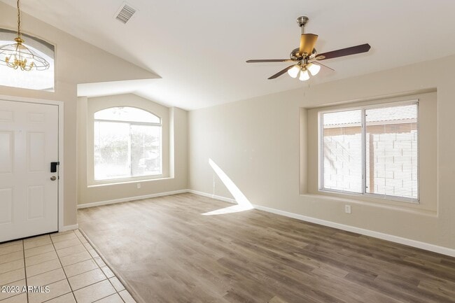 Photo - 118 W Villa Theresa Dr