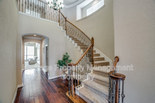 Photo - 5318 Statice Hunt