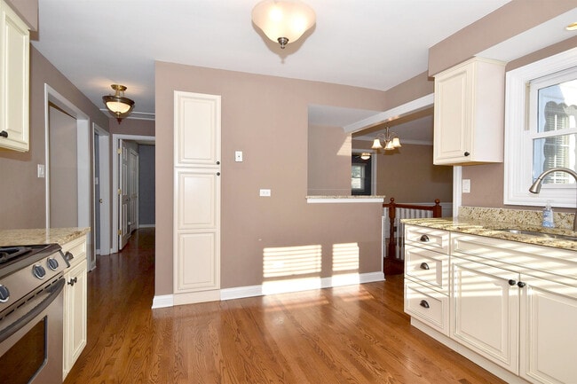 Photo - 171 Hale St