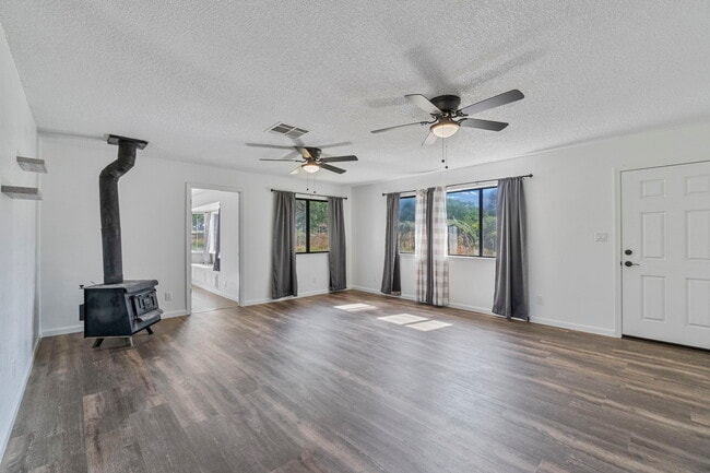 Photo - 31331 Auberry Rd