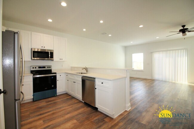 Photo - Gorgeous Townhome, near Ferry Park in Fort...