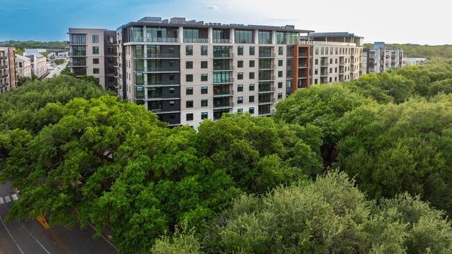 Encore Lakeside