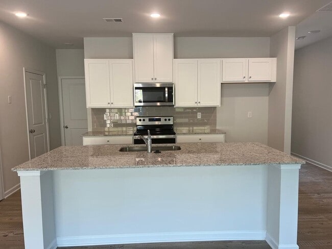 Photo - Charming 3BR Townhome in Dawsonville