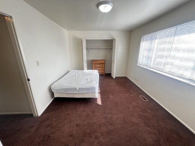 Building Photo - 1850 N 840 W