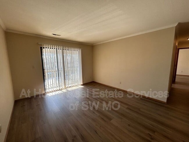 Photo - 710 E Bain St