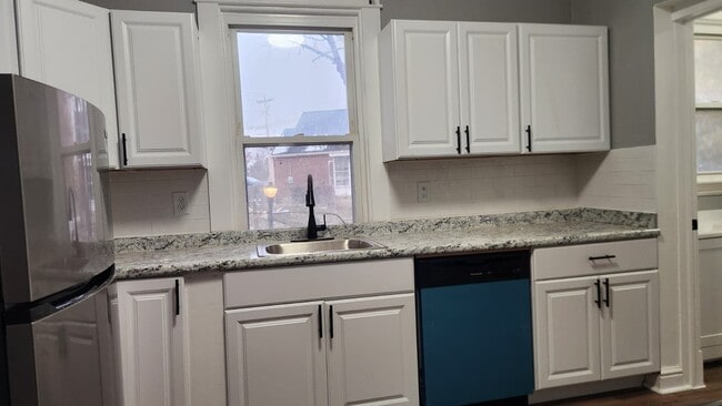 Photo - 8454 Plainfield Rd