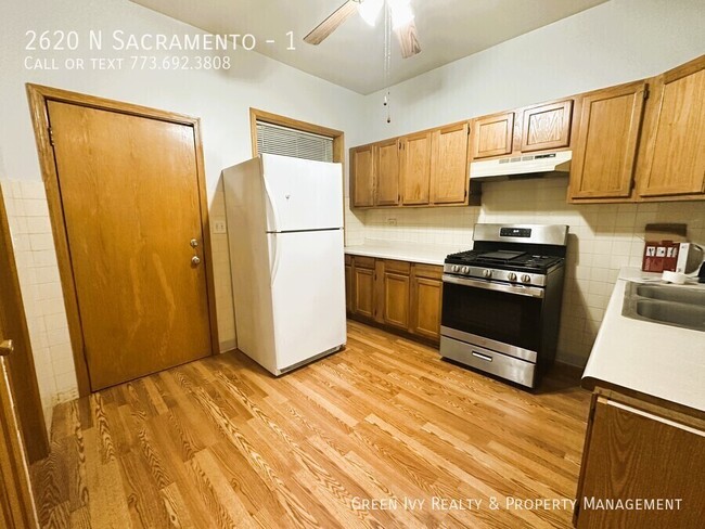 2620 N Sacramento-1 - 2620 N Sacramento-1 Apartment