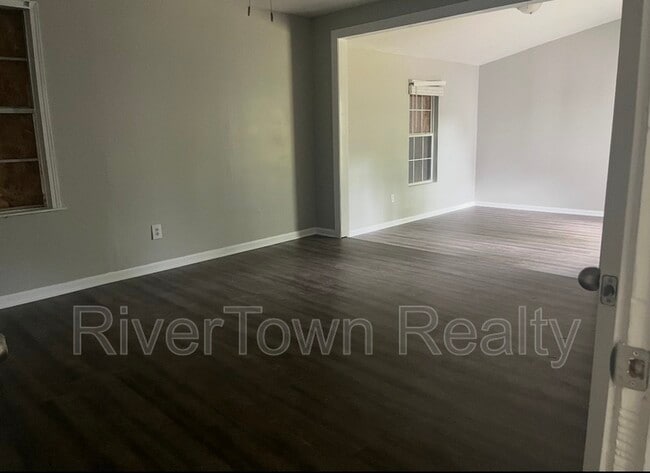 Building Photo - 1423 Abernathy Rd