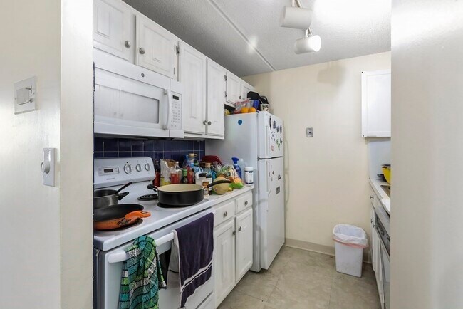 Photo - 12-16-16 Ellery St Unit 303