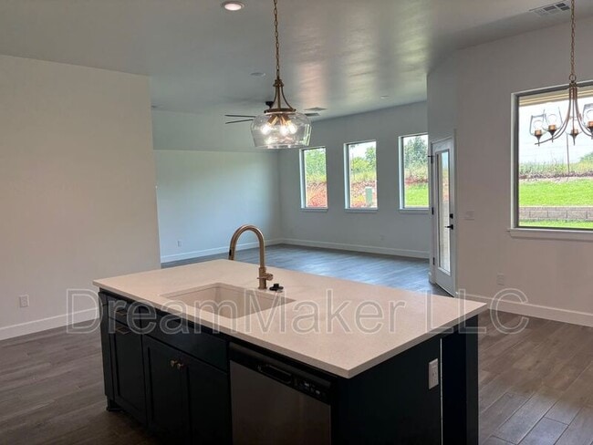 Photo - 3026 Hollow Crest Ln