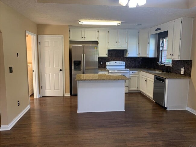 Photo - 243 Primrose Dr