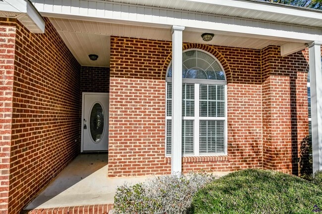 Photo - 226 Wingfield Way