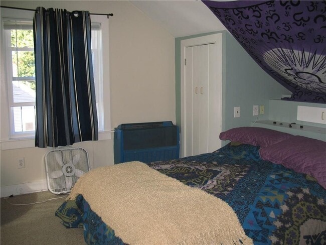 Photo - 15 Webster St