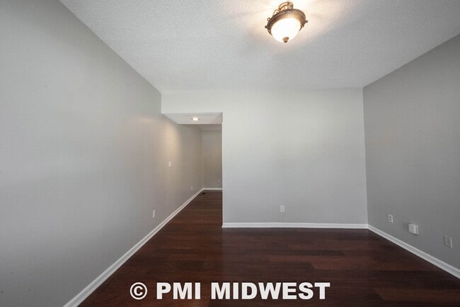 Photo - "Charming Urban Duplex Retreat: Cozy 2-Bedroom, 1.5-Bath Oasis in Vibrant Indianapolis!"