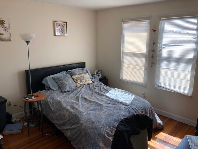 Building Photo - 21-23 Weitz St Unit 3 Rental