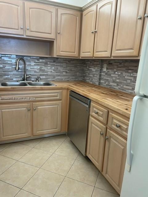 Photo - 17878 N Bay Rd Unidad 402