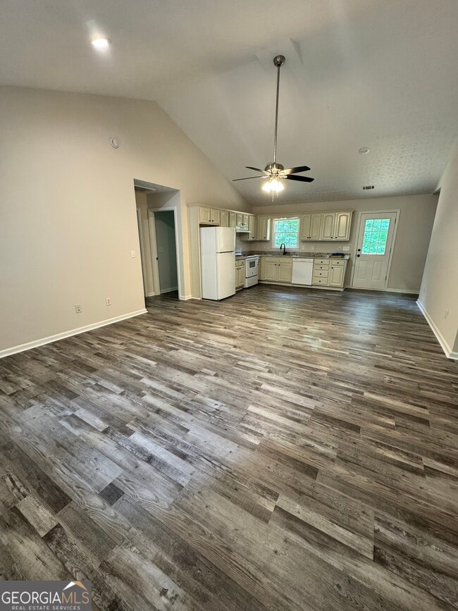 Photo - 39 Royal Oaks Ln