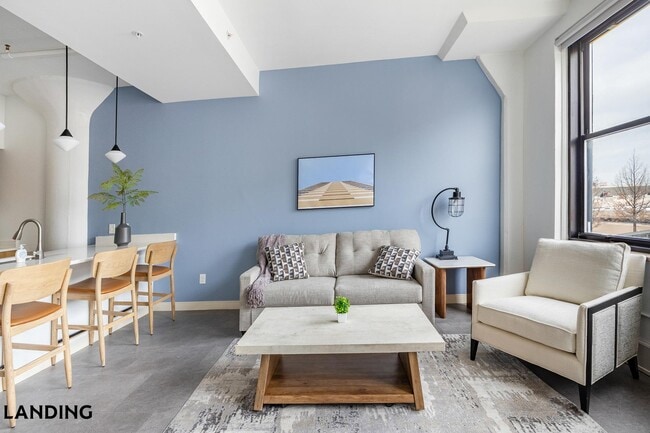 Photo - 5000 Euclid Ave Unidad 204