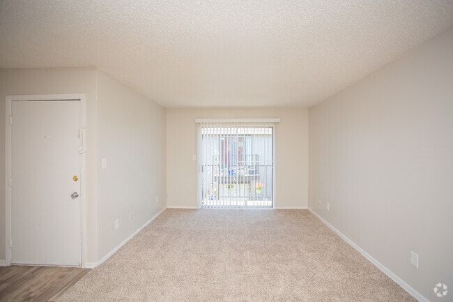 2BR, 2BA - 850SF - B1