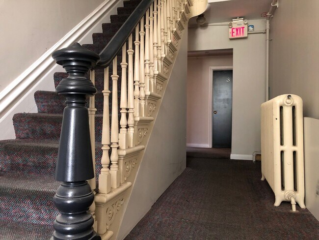 Photo - 20 Church St E