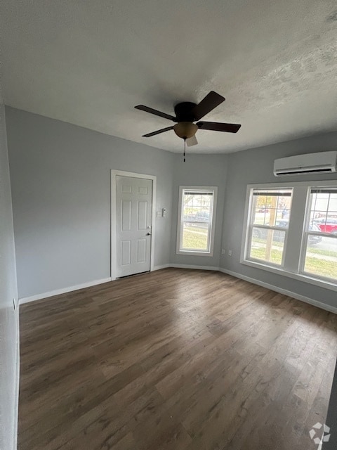 Building Photo - 619 S Armstrong St Rental