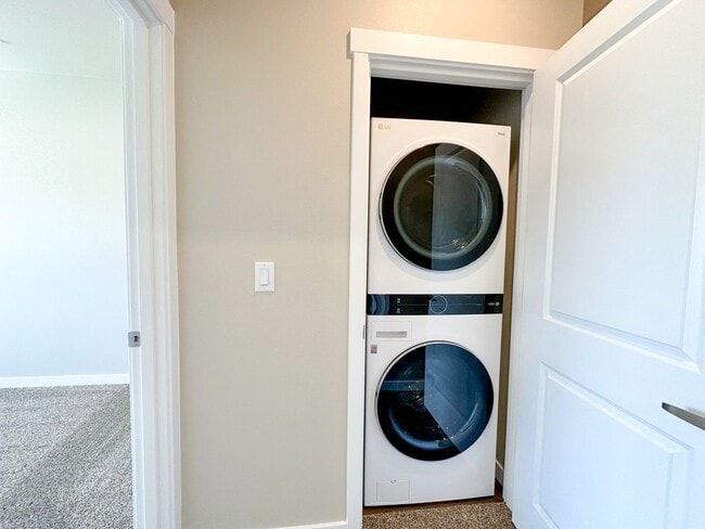 Autumn Woods | Two-Bedroom Washer and Dryer