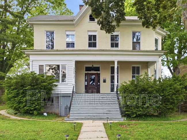 Building Photo - 323 N Potomac St
