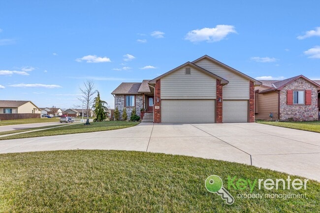 Photo - Spacious 4-Bedroom Home with Finished Basement & 3-Car Garage – Derby, KS