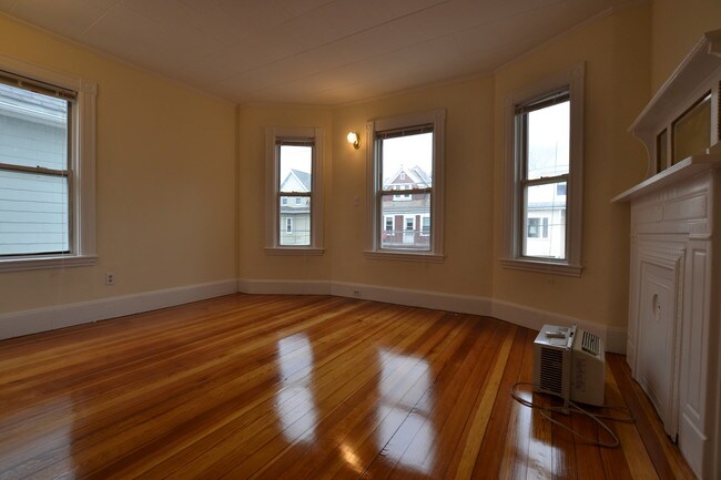 Photo - 25 Brackett St Unidad 2