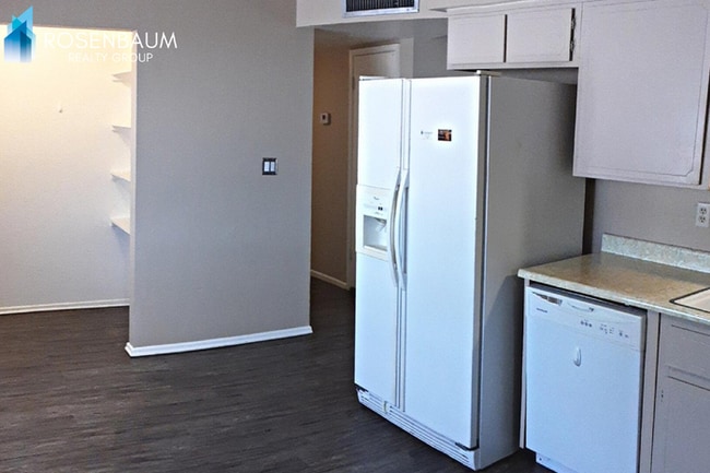 Photo - Charming 3-Beds, 1.25-Bath Single-Level Home in Apache Junction!