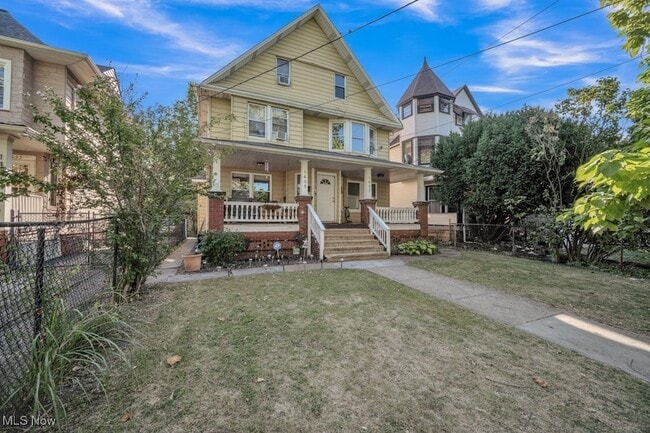 Building Photo - 1457 W 114th St