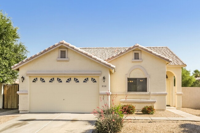 Building Photo - 5158 W Vista Ave