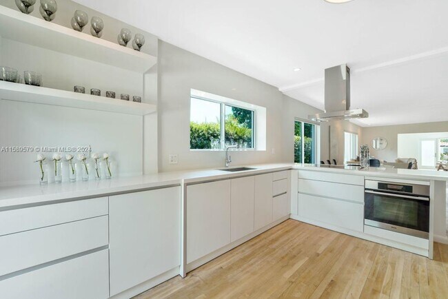 Photo - 8918 Garland Ave