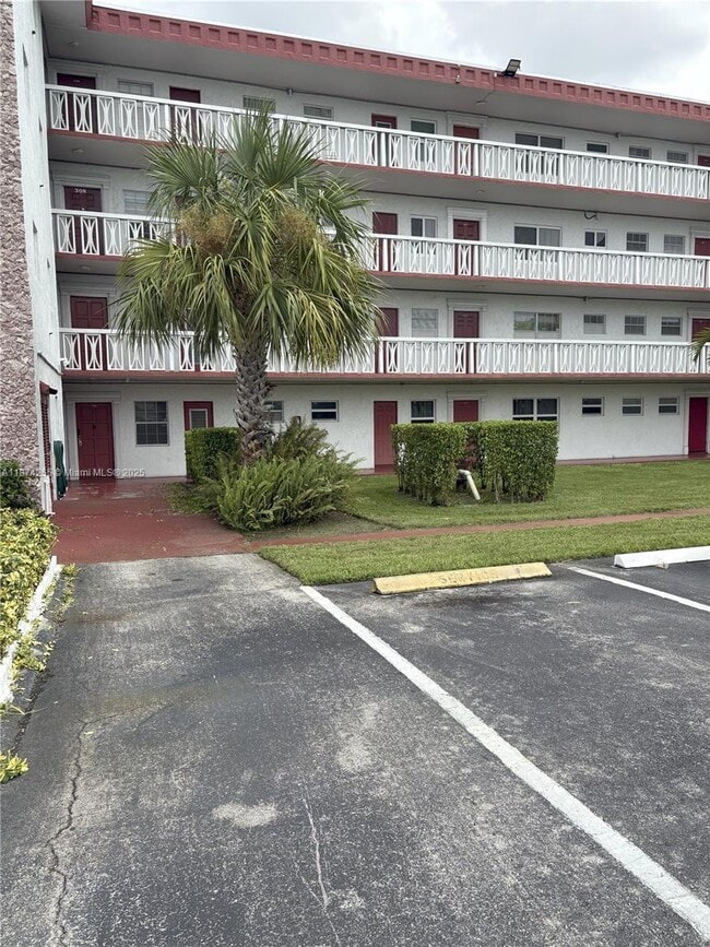 Building Photo - 4140 NW 44th Ave Unit 411 Rental