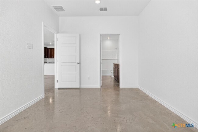 Photo - 620 Pacific Crest Trl