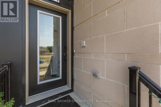 Photo - 1434 Hemlock Rd