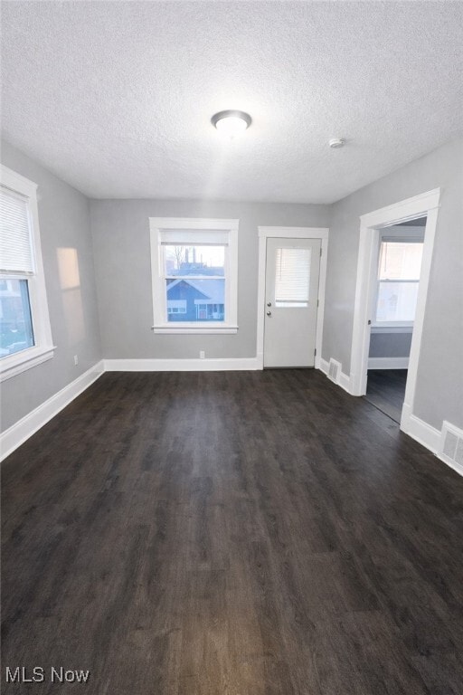 Photo - 4415 Pearse Ave