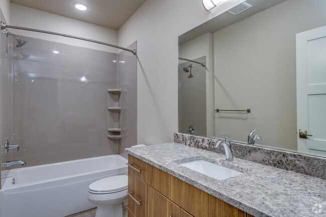 2 BR, 2 BA - 1,298SF